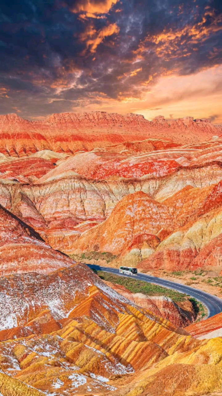 大自然美景西北奇观张掖丹霞是哪位仙女打翻了调色盘将如此绚丽多彩的