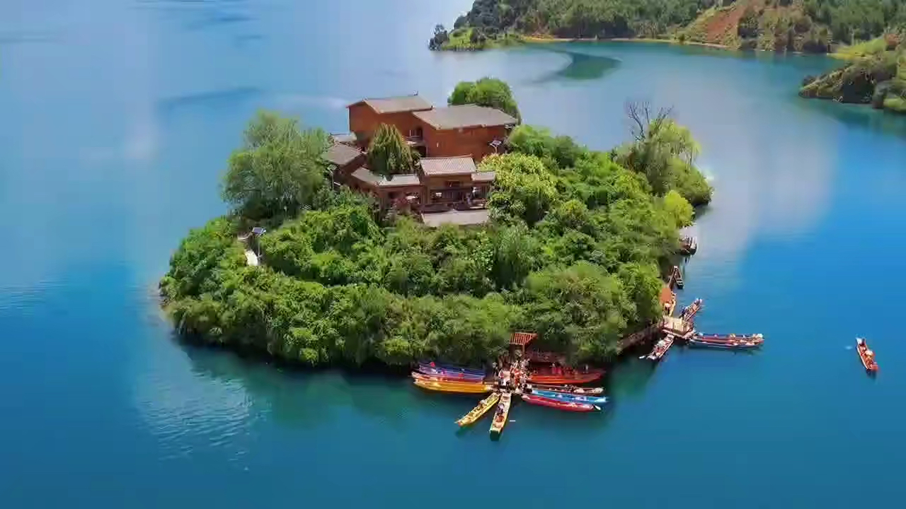 泸沽湖——王妃岛,末代摩梭土司的爱情见证.