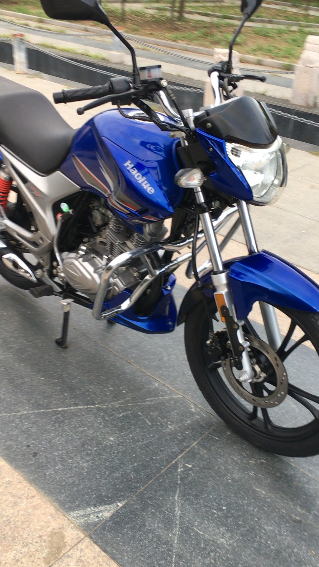 豪爵迪爽150排量机器响车