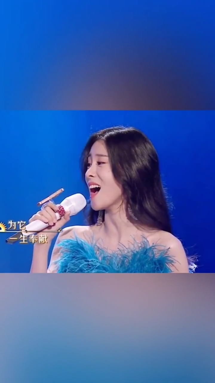 我们的歌#钟镇涛粤语版倾情演唱,黄绮珊高音燃炸,张碧晨默契和声右趑