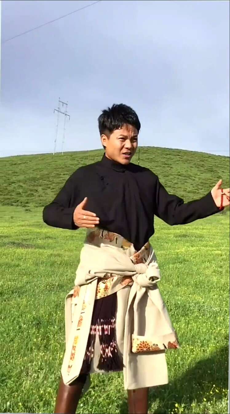 因为这神曲里血脉相传,永远也忘不了成吉思汗忘不了天籁之音扎西彭措