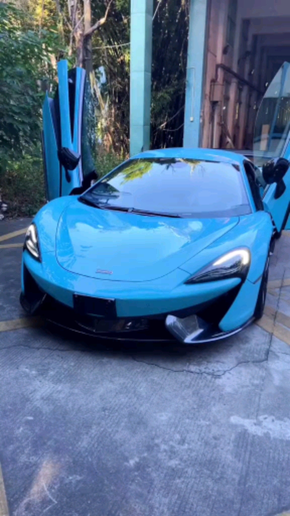 超帅的#迈凯伦#超跑配上这个天蓝色,完美#迈凯伦570#迈凯伦570s-度小