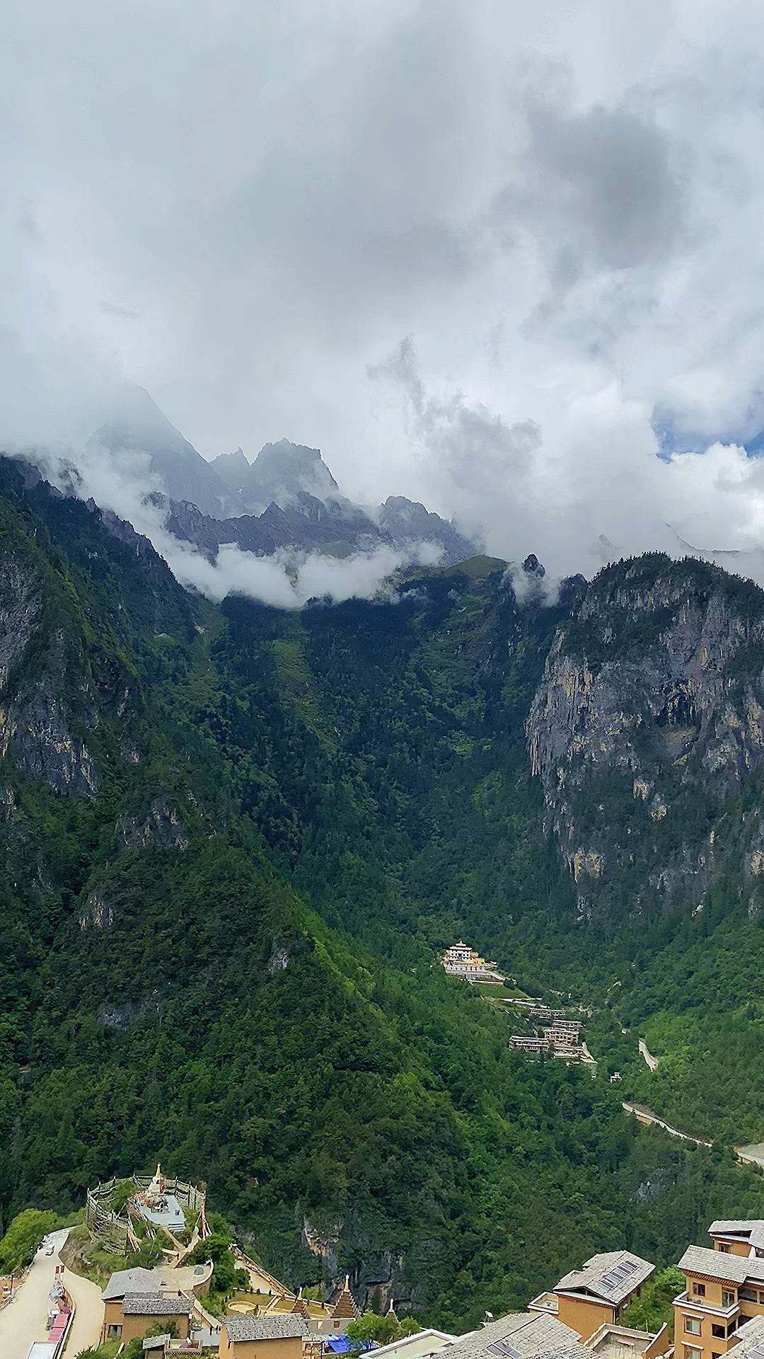 香格里拉,巴拉格宗神山.