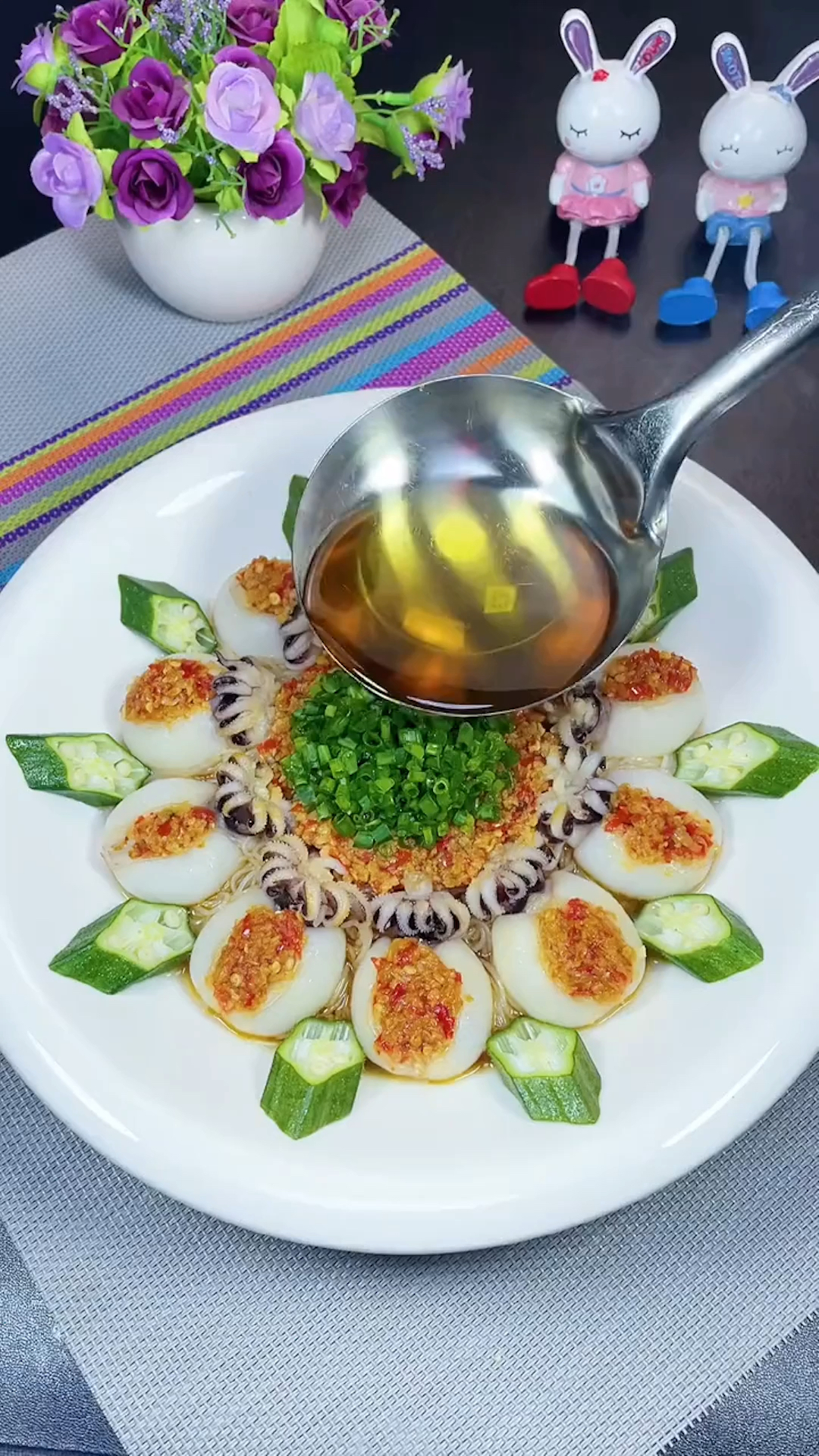 美食摆盘#蒜香墨鱼仔一清二白