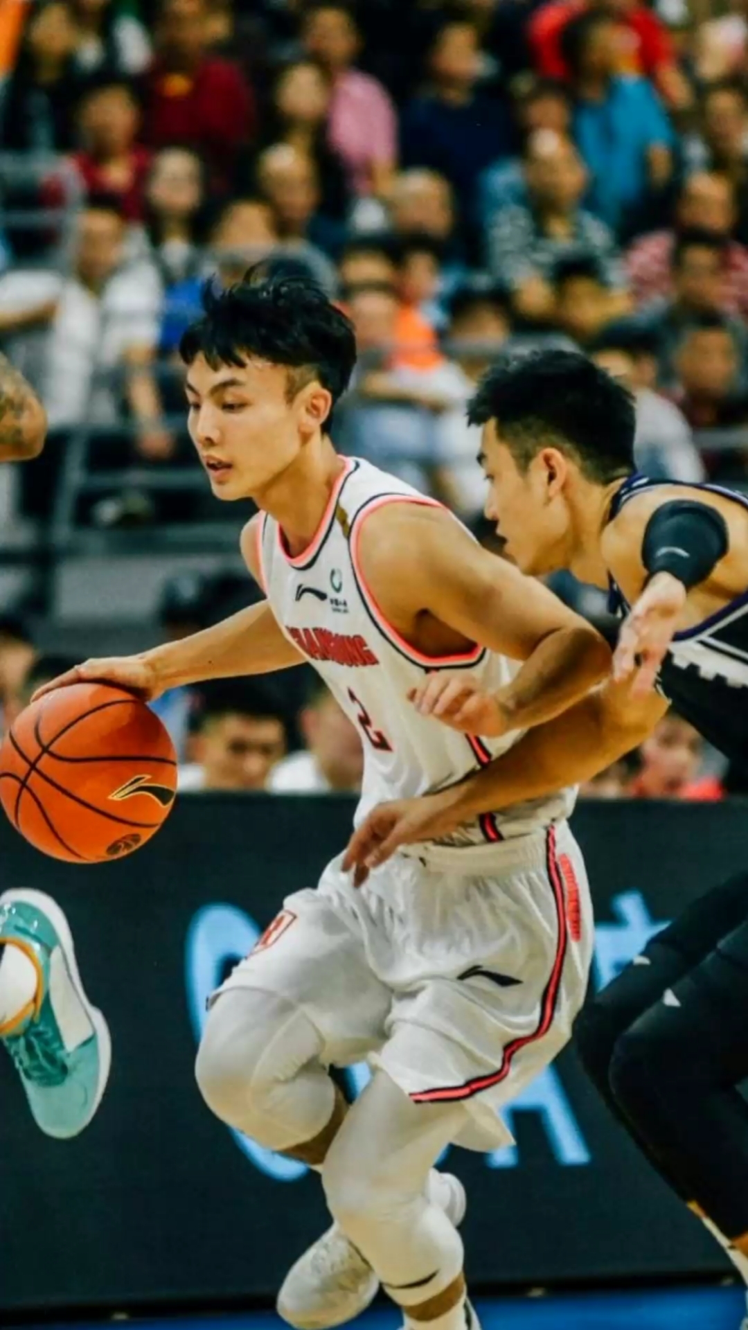 篮球#徐杰和郭昊文上演"二人转"!徐杰和郭昊文相继命中三分球!