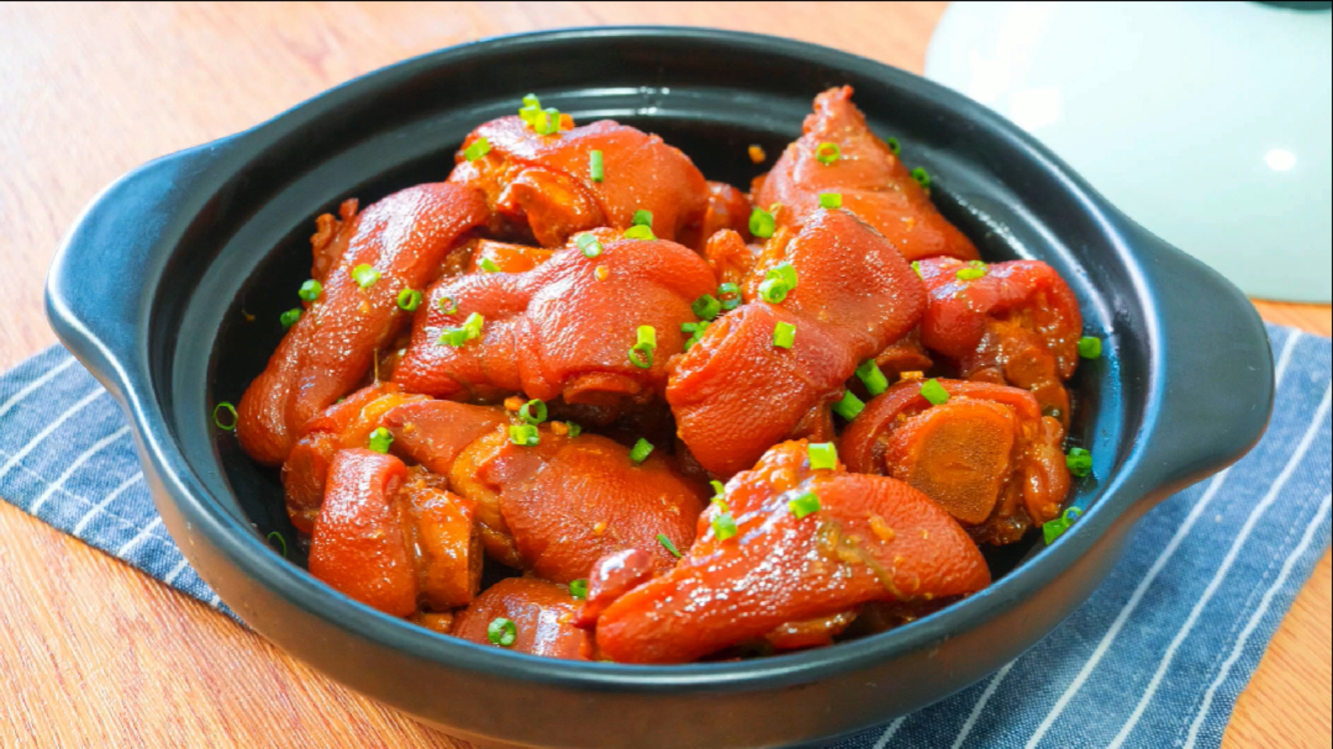 家乡特色美食#教你秘制卤猪蹄,奶奶祖传30年经验和配方大公开,学稻屯