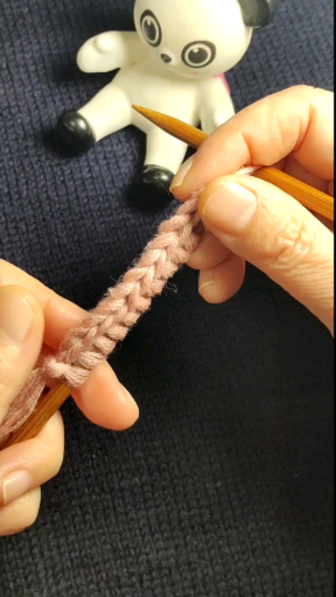 纯手工编织毛衣双边起针教程适合编织搓衣板针衣边的起针