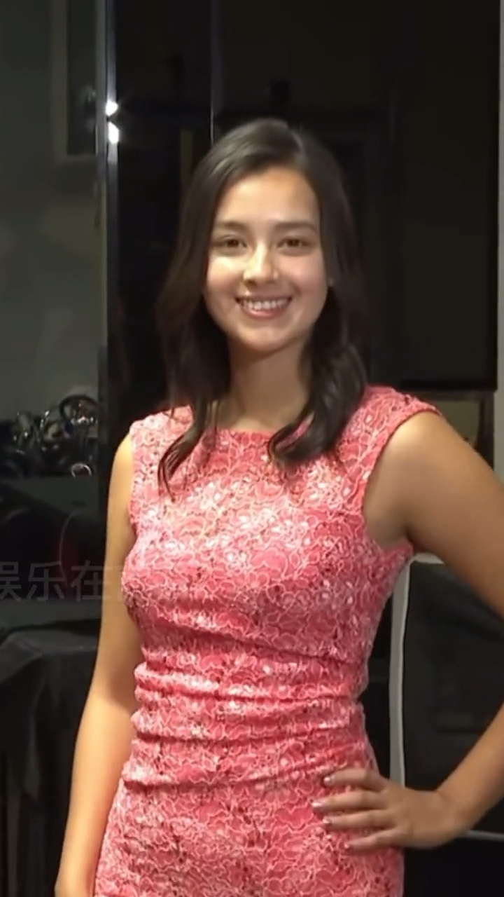 谢嘉怡香港小姐谢嘉怡首次以素颜亮相活动凭借他天生靓丽的被称为20年