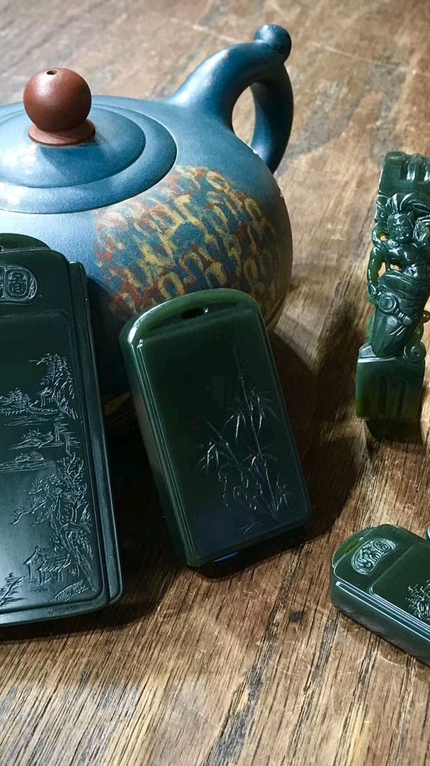 新疆和田玉塔青的魅力市场不缺东西,只是缺少缘份