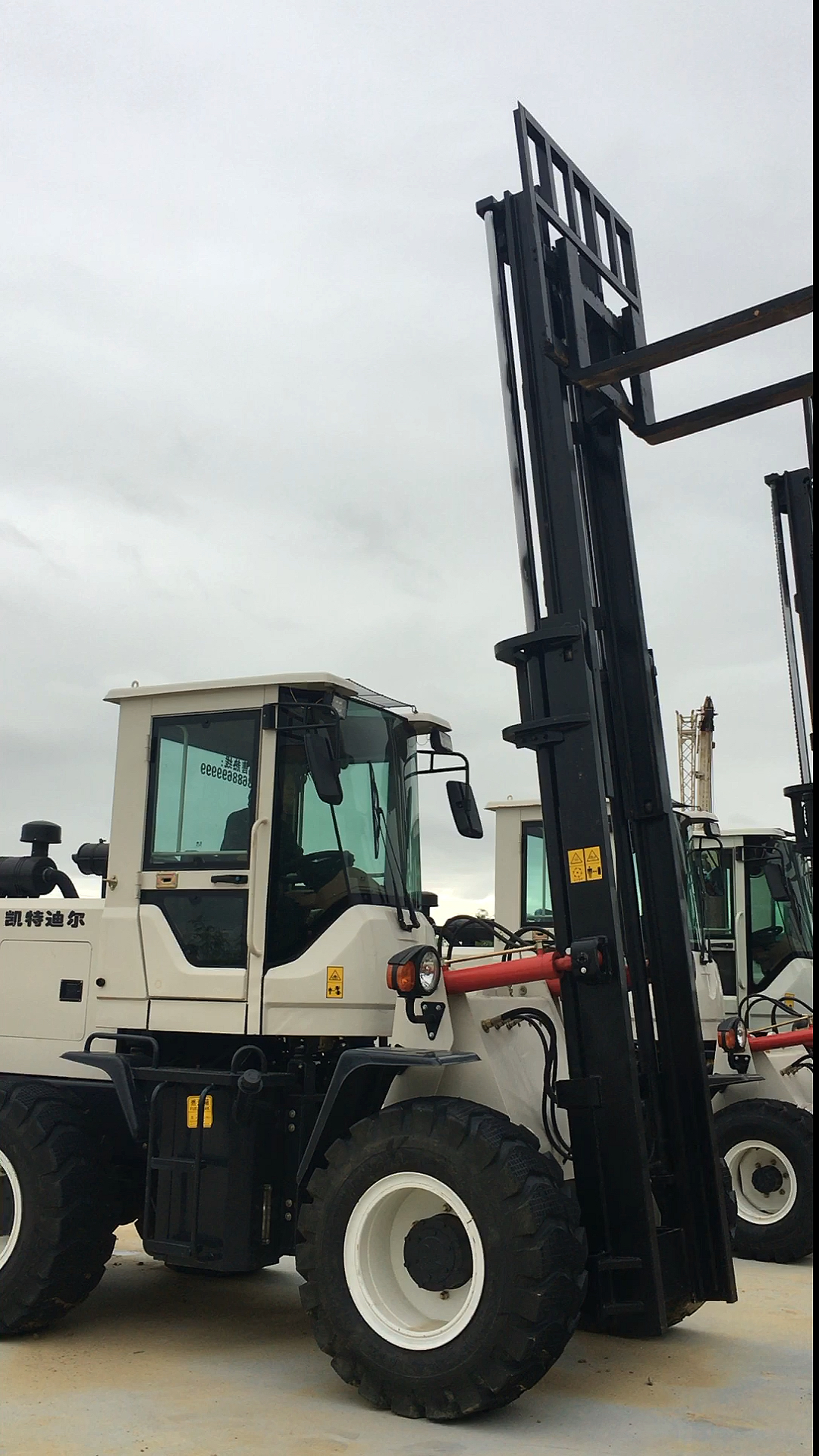 我要上热门#凯特迪尔t40越野叉车