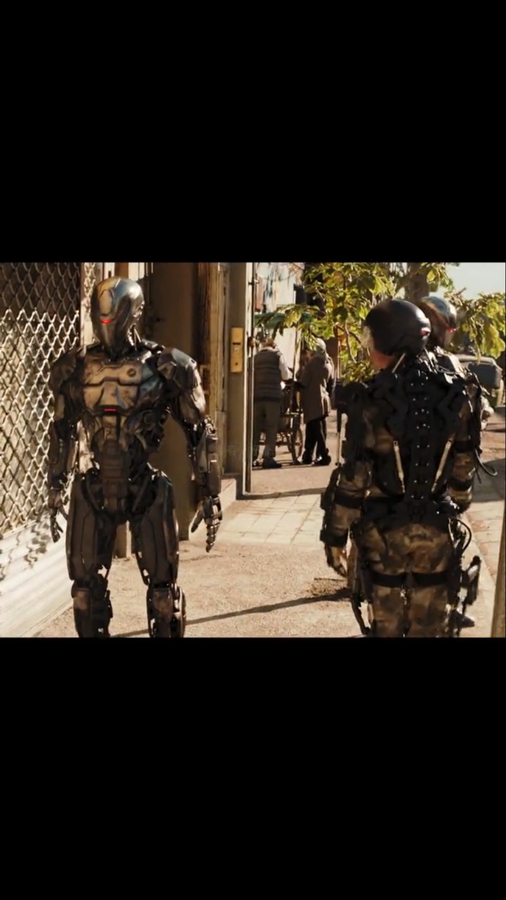 机械战警#《机械战警》1:未来世界,警察士兵都是机器人,在他们面前没