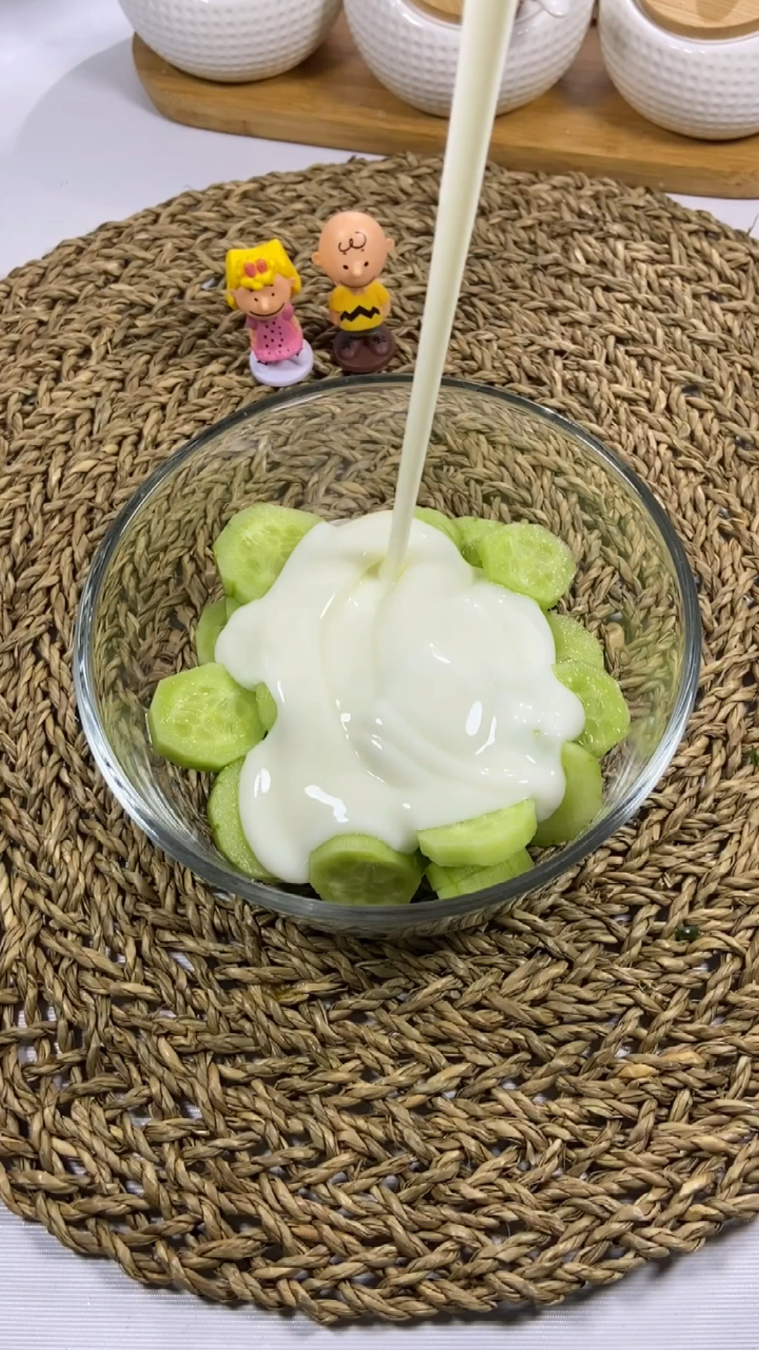 美食#我承认瘦下来之后我就飘了酸奶黄瓜拌一拌代替晚餐但是千万不要