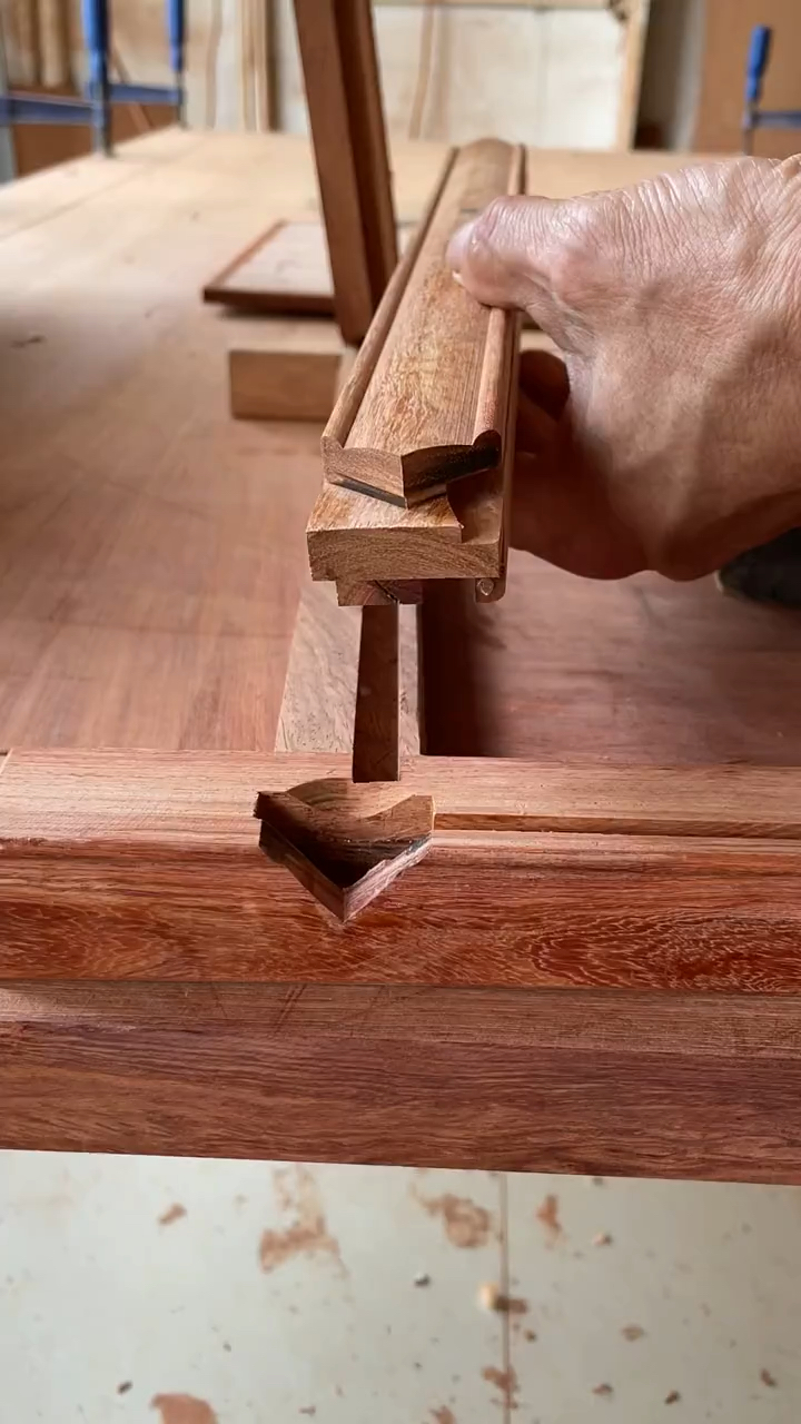 古典红木家具#榫卯之间能严密扣合,从而达到了严丝合缝的效果!