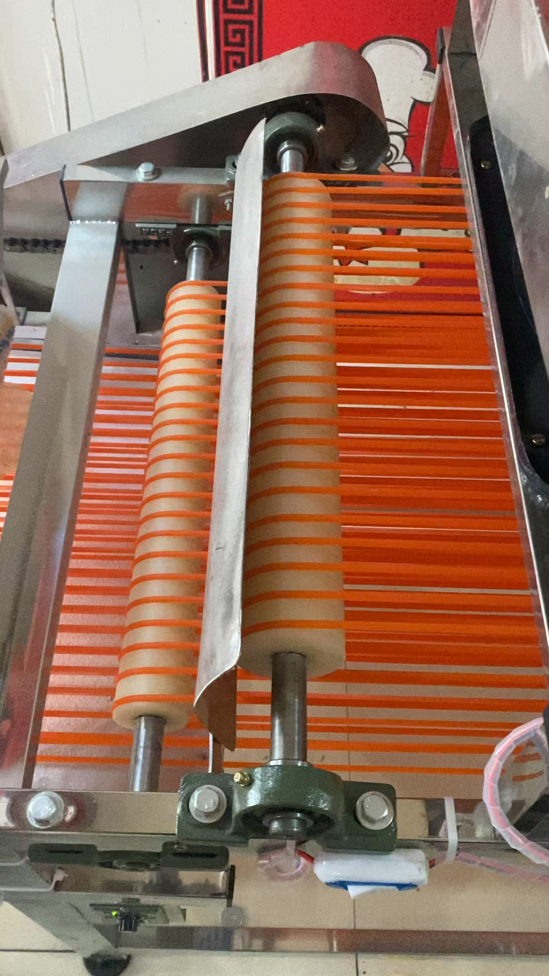 烤鸭饼机#全自动烤鸭饼机,新款圆形烤鸭饼机一机多用视频展示