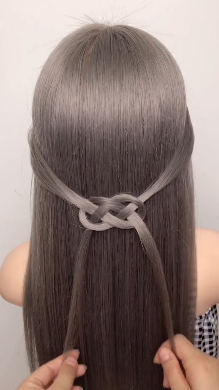 没有皮筋这样绑头发最火中国结编发教程