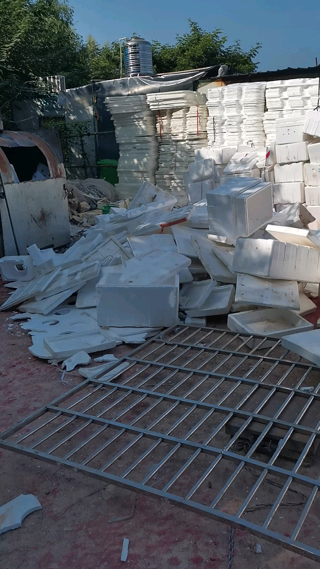 支持全民小视频#废泡沫加工变废为宝,不用厂房不用电,需求量巨大