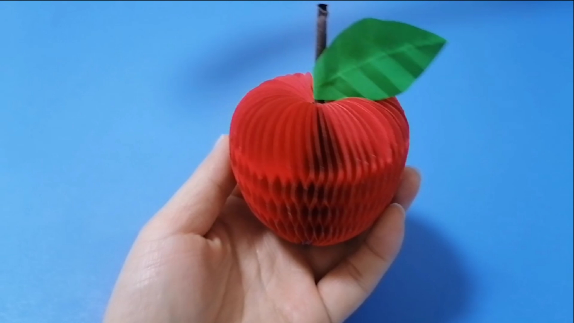 手工制作#用彩纸折的苹果,学会了吗