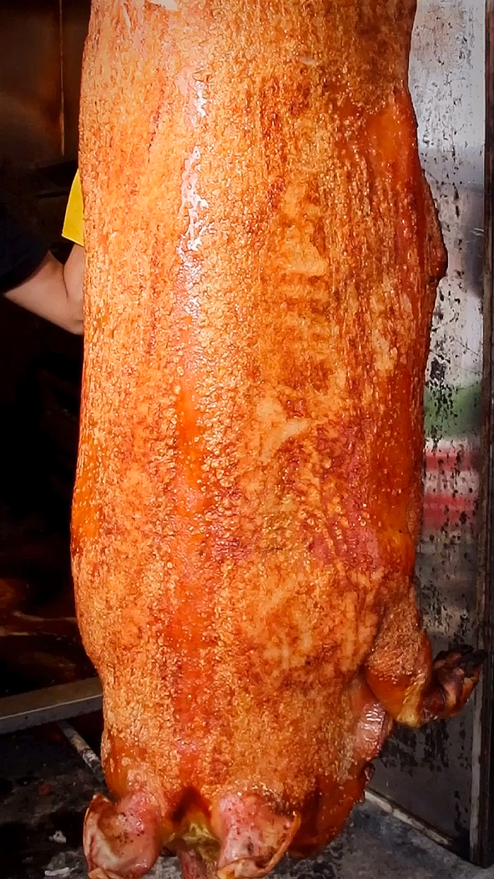 烧猪#广东名菜,脆皮烧猪