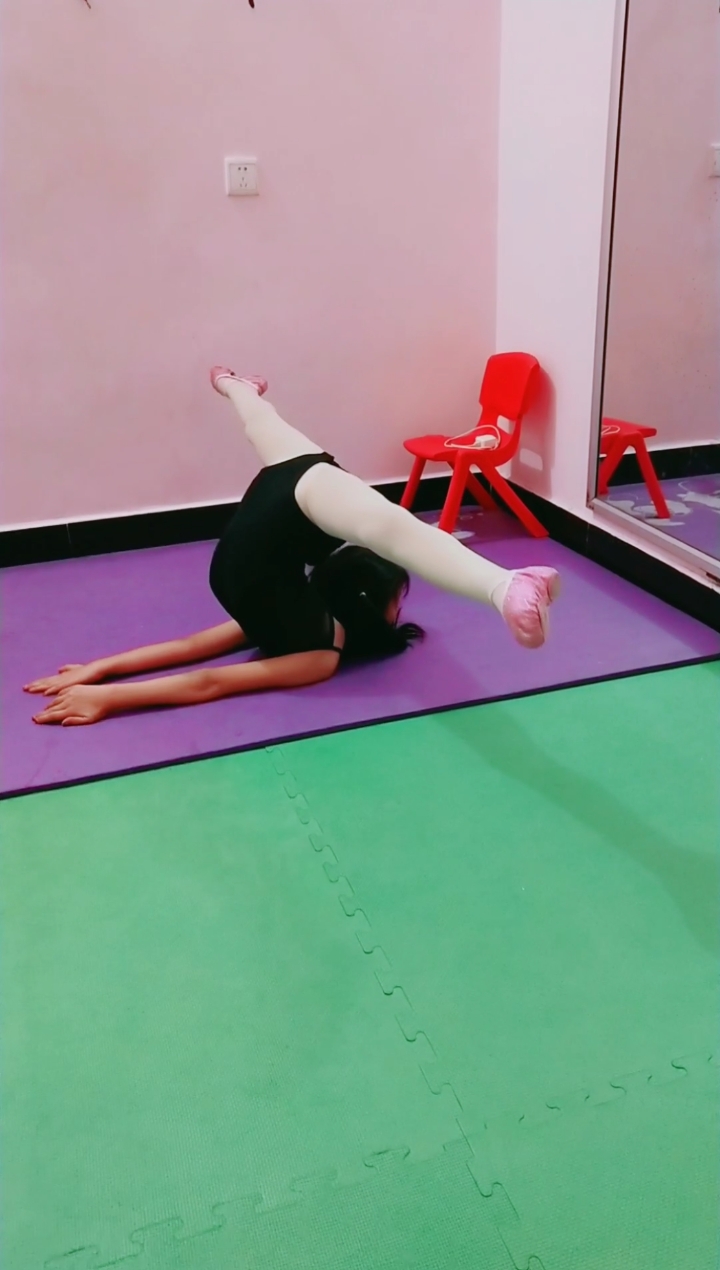 胸倒立练习