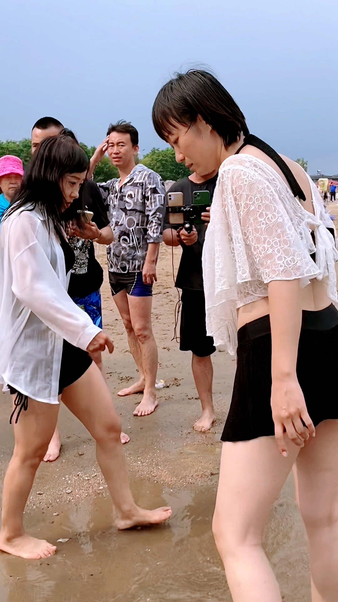 我跳舞我开心#小芳和沫飞儿准备跳舞