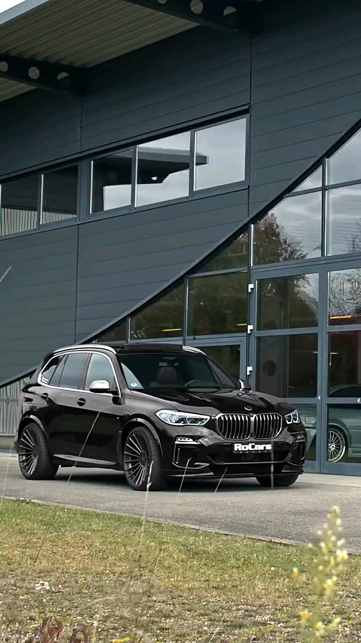 宝马x5改装后更加的好看,一身装扮犹如黑武士!-度小视