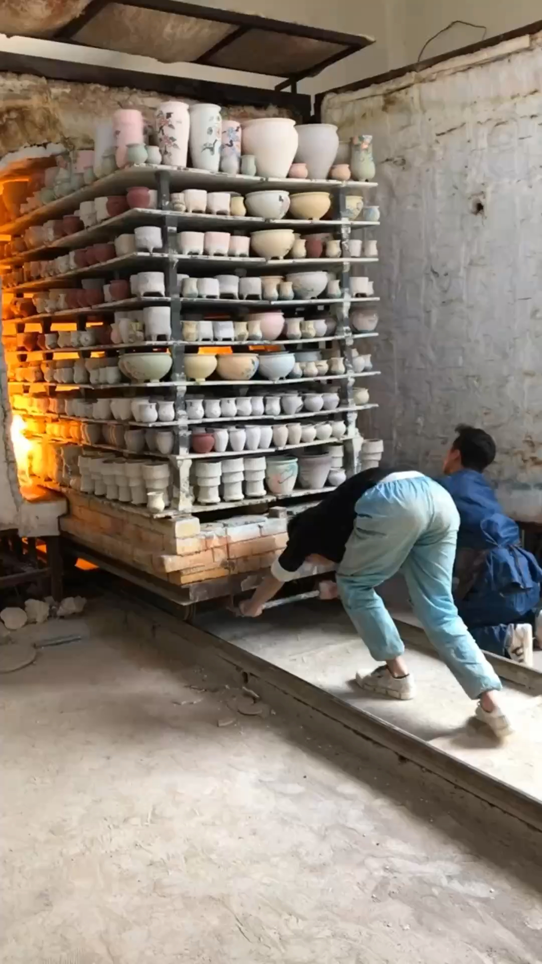 1000年非遗文化传承,13000度高温烧制三天三夜,终于开窑