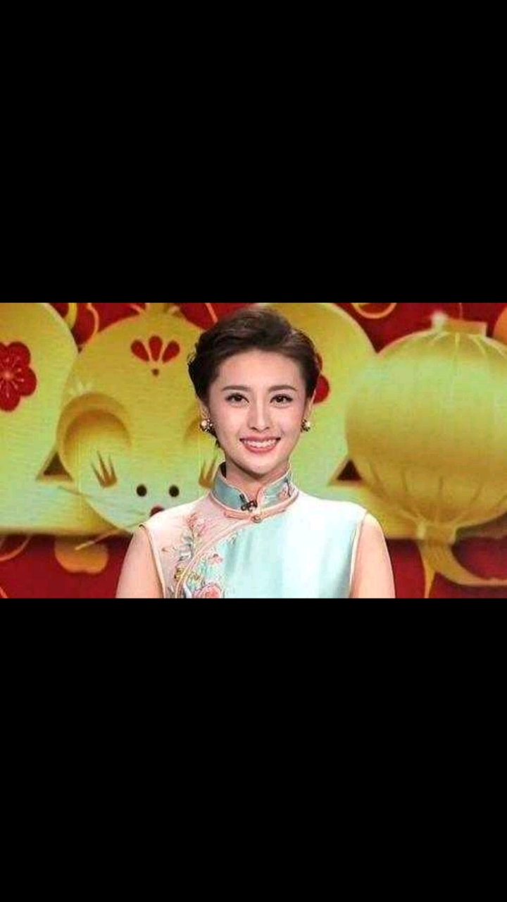 张舒越用100天,完成董卿十年的努力,23岁登春晚的她不简单-全民小视频