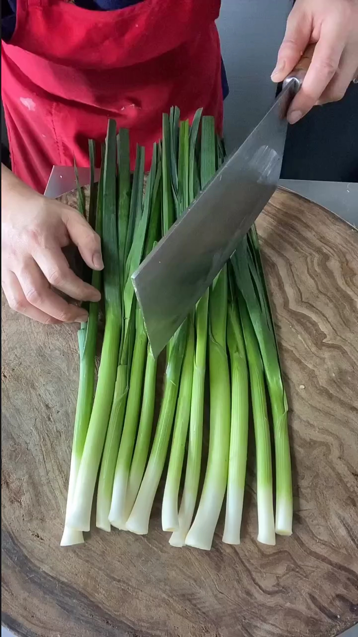 切蒜苗有绝招