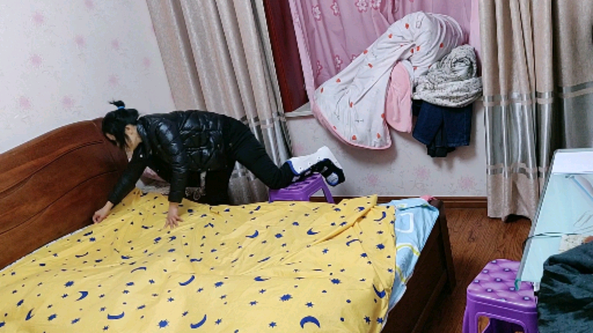 今天气温升高,被子晒晒太阳