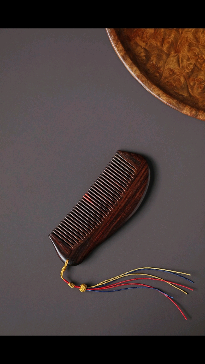 #不一样的人生#酸枝木梳【韶影】传统手工艺,手感滑润细腻,执于手中,