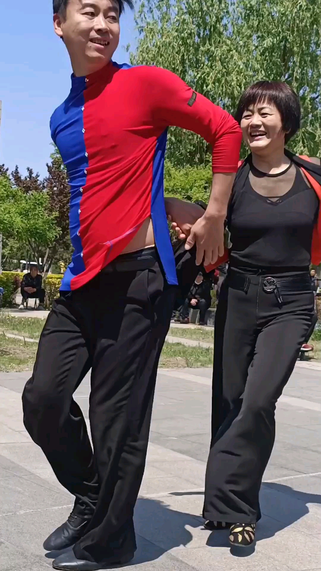 滨芳兄妹组合#小滨吉特巴舞