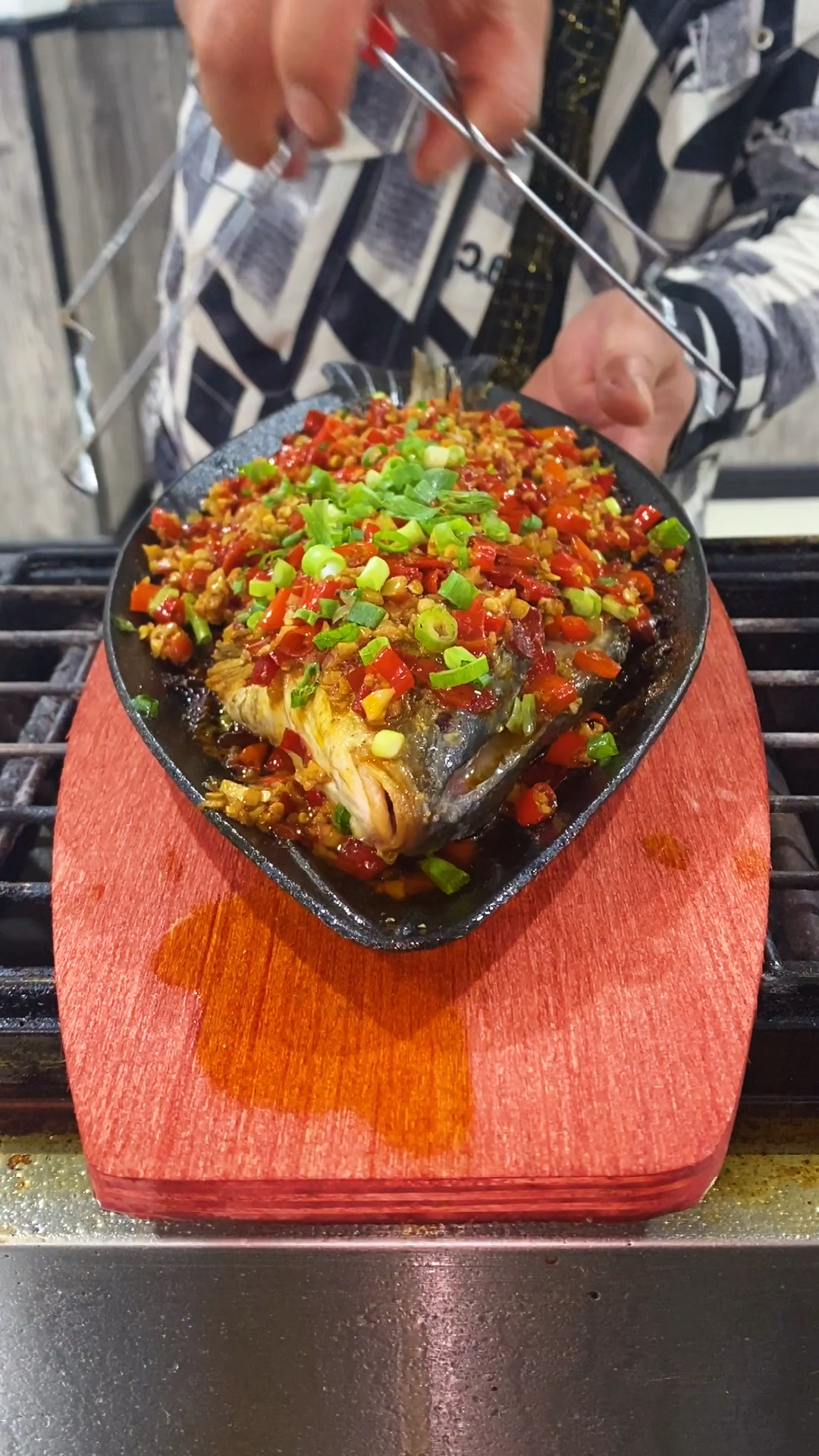 就是这个铁板烤鱼,让我很多学员从一无所有到有车有房,核心技术配方我