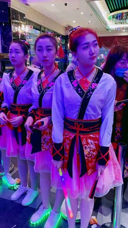 还是蕊蕊最美,她撅起小嘴干嘛呢?-全民小视频