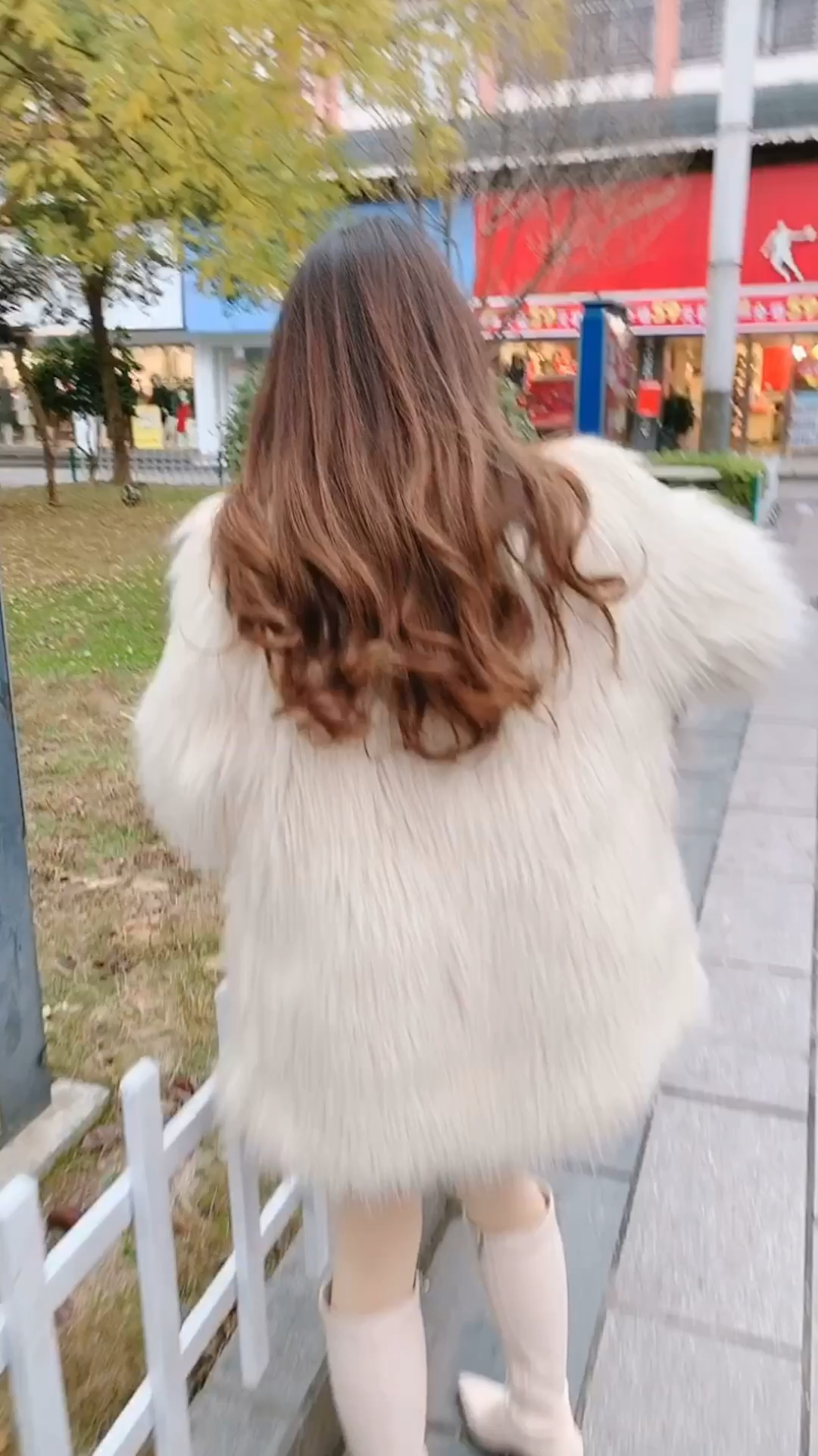 背影好看的小姐姐,千万不要去惹