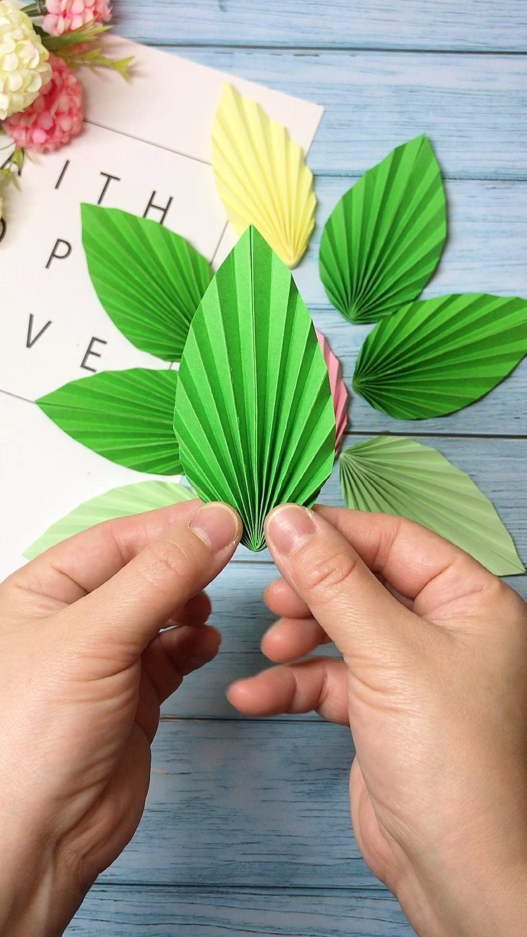 手工折纸#一看就会的立体叶子折法.-度小视