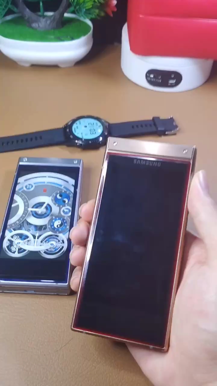 三星w2019最后一款三星翻盖手机