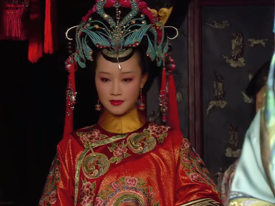 浣碧大婚和殉情竟然是同一天拍的,大喜大悲之间情绪转换了得,可见演员