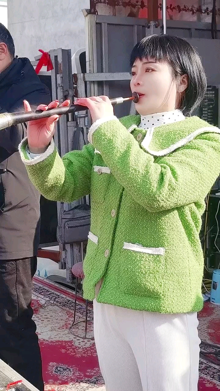 段莎莎不愧是民间年轻的唢呐女高手