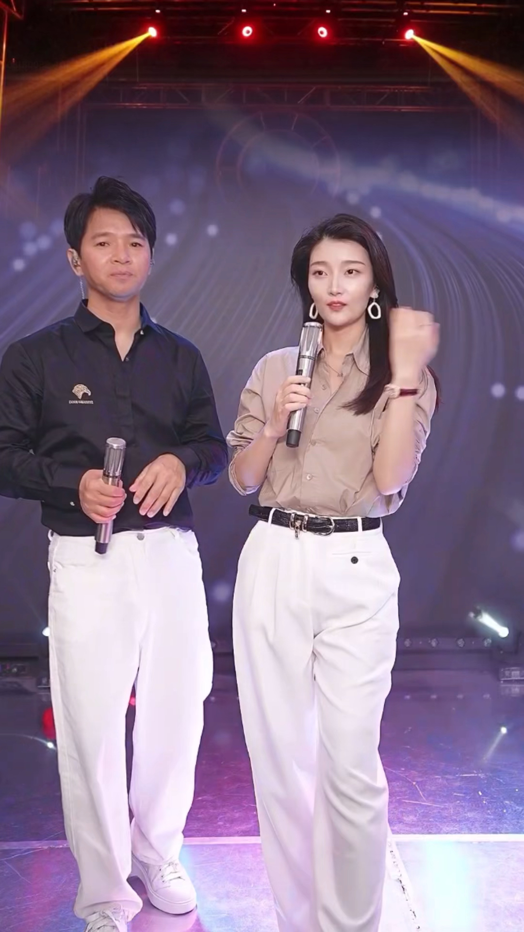 冷漠杨小曼#音乐现场《你怎么说》