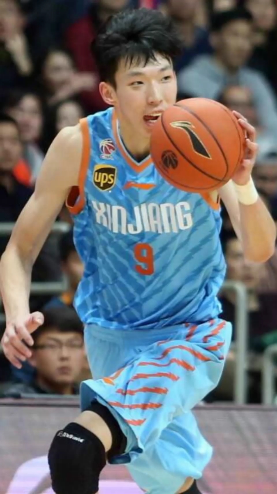 篮球#周琦发边线球这一幕,,大家是否似曾相识!