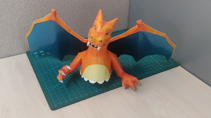 手工折纸#神奇宝贝系列-#3d纸模-喷火龙#半成品展示