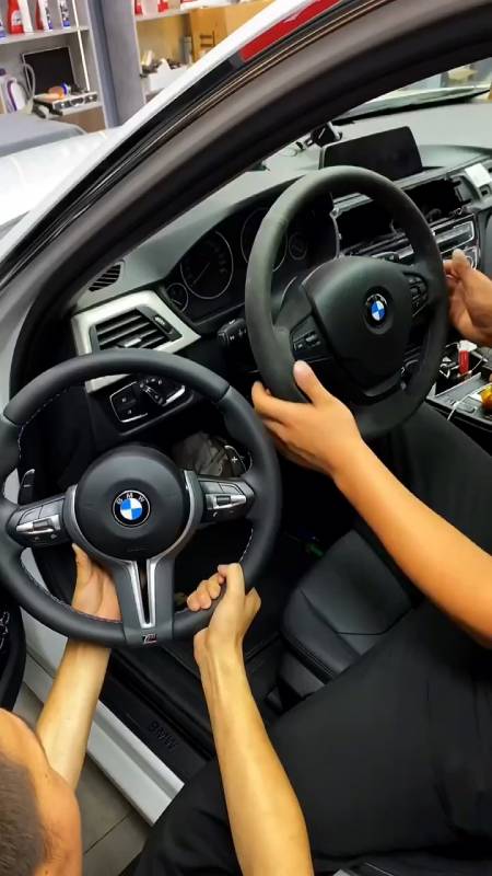 宝马3系升级evo主机触摸大屏丁字裤运动方向盘