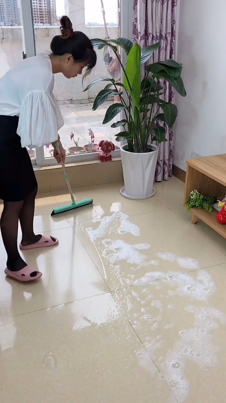 全民好物节#洁癖的女人惹不起啊,每天都要拖地六七次,地不干谁也材苘