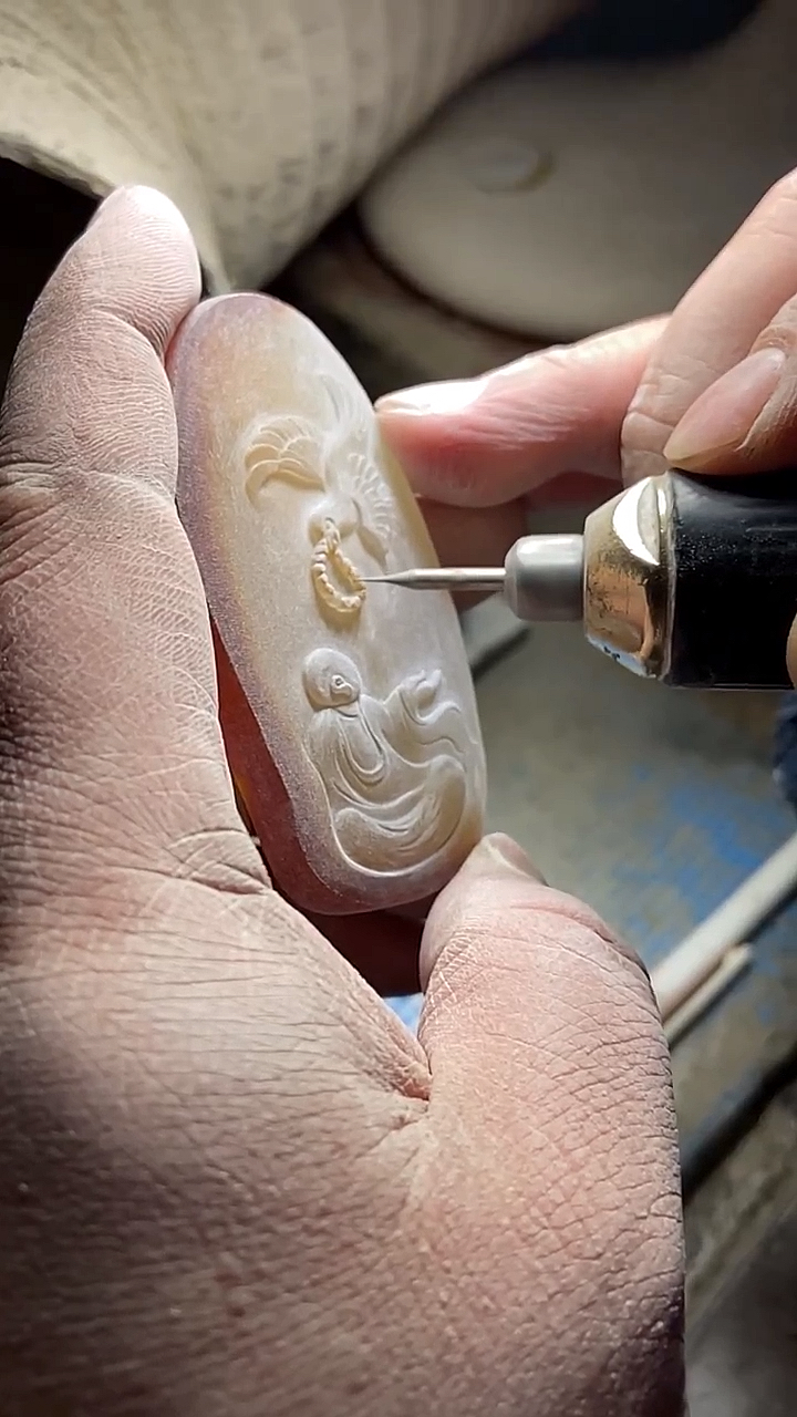 全民最牛手艺人#设计理念,艺术价值是玉雕作品的灵魂,玉不琢不成.