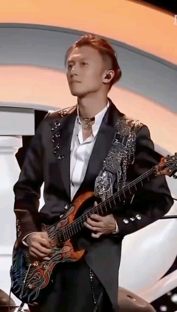 谢霆锋吉他solo燃炸指法秀到眼花缭乱