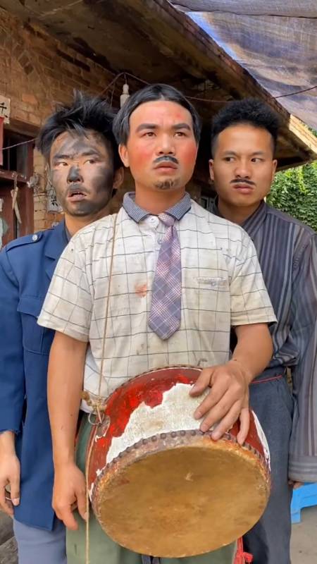 农村搞笑视频#危险动作请勿模仿,我的内心很强大的!