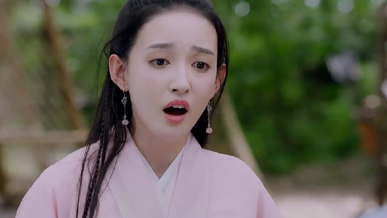 玲珑狼心#女子身体有两个灵魂,一个温柔一个彪悍,遇到危险时彪悍全跑