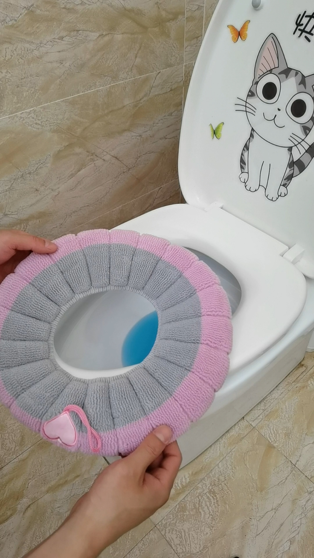 圆形马桶垫#圆形马桶圈圈的安装方法-度小视