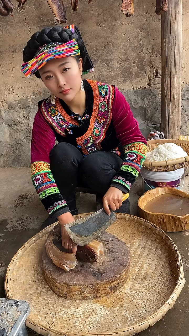 虽然我只是一个普通的农村女孩,我不去和别人攀比出生和家庭,相信努力