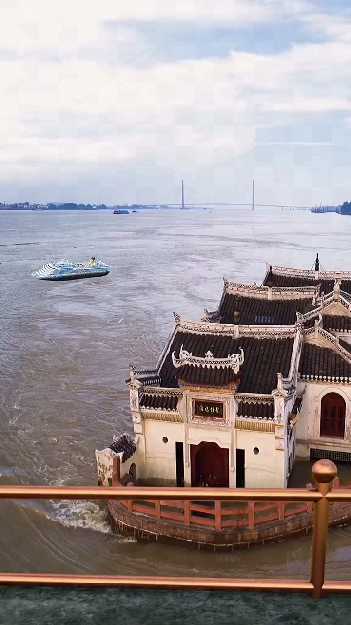 长江第一观音阁,唯一一个建在长江上的寺庙,历尽千年不倒,堪称世界